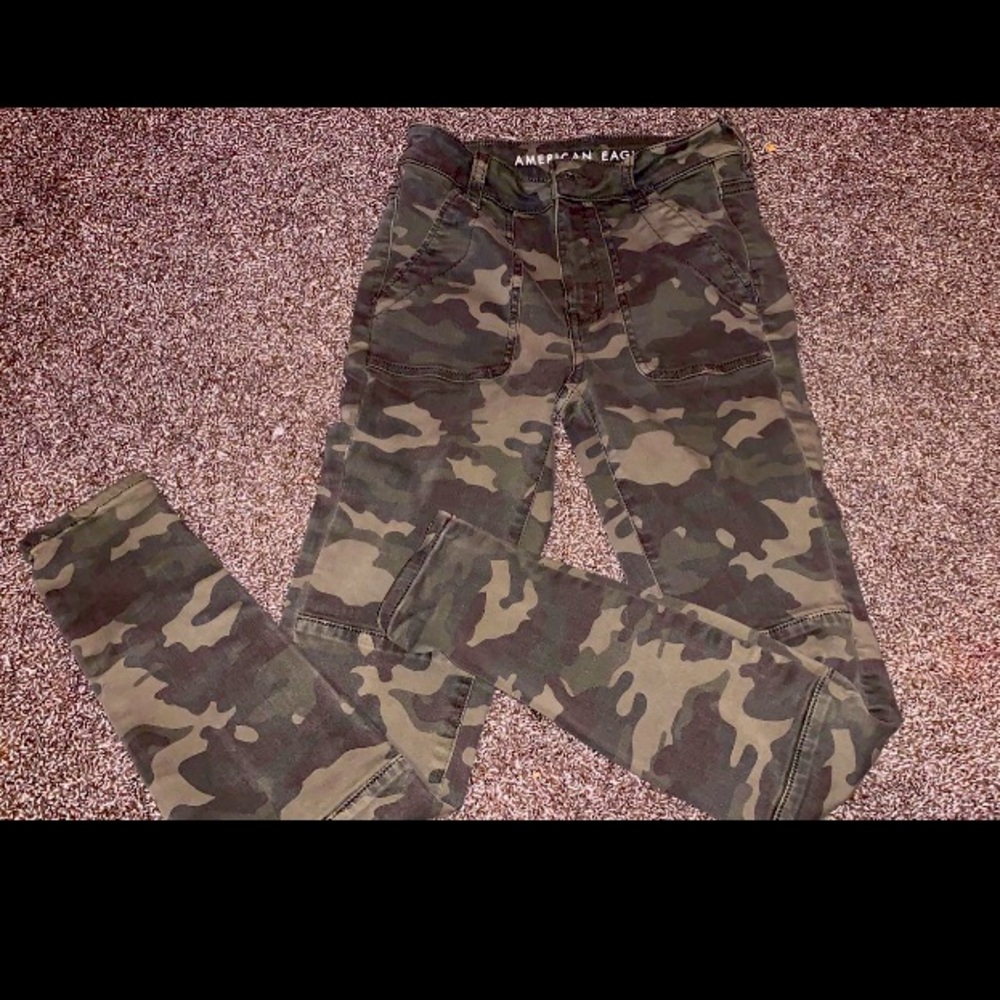 American eagle camo jeans